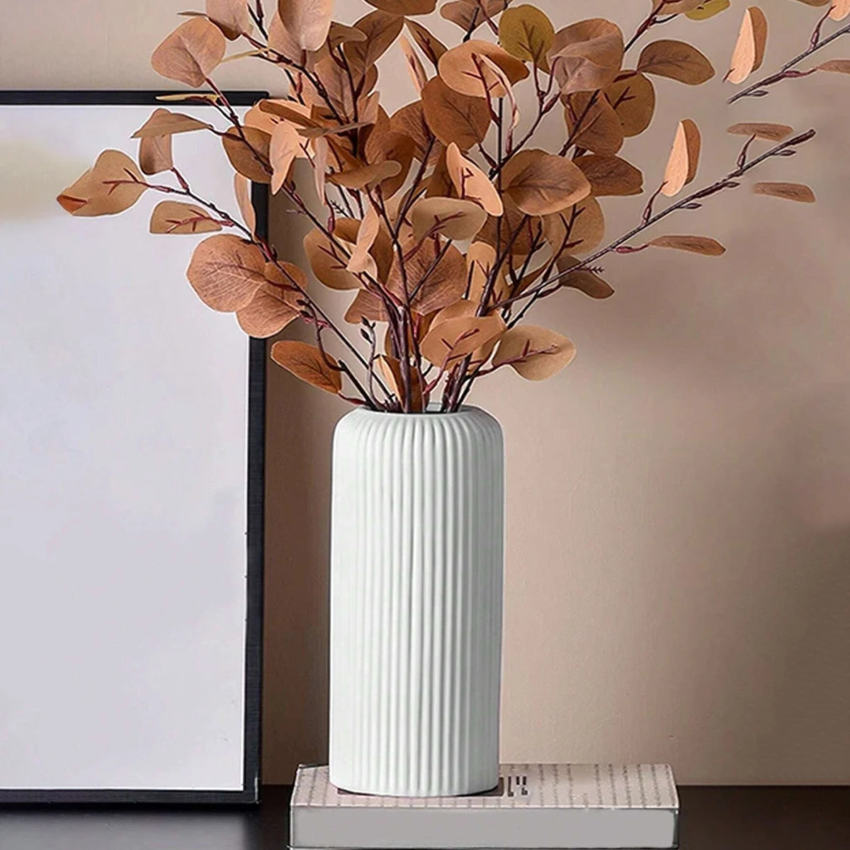 Store & Brand Names (Sleek, Modern & Catchy)

LineaVase

RibbedFlora

CeramicFlex

StudioStripe

CurveClay

ModRib Studio

Marketplace & Amazon SEO Titles (High Search Volume)

Striped Ceramic-Look Plastic Flower Vase – Sha